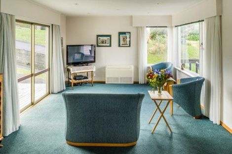 Photo of property in 40 Mana View Road, Paremata, Porirua, 5026