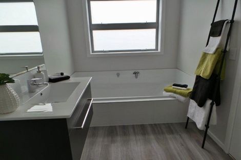 Photo of property in 11a Saxton Street, Levin, 5510