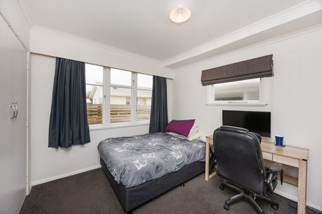Photo of property in 6 Esk Street, Roslyn, Palmerston North, 4414