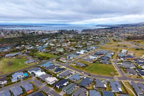 Photo of property in 8 Huka Heights Drive, Rangatira Park, Taupo, 3330
