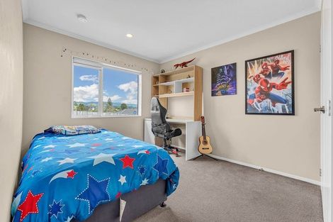 Photo of property in 1 Nirmal Place, Sunnyvale, Auckland, 0612