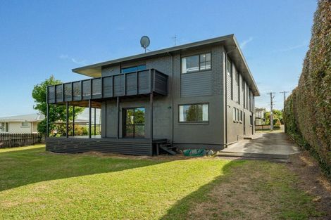 Photo of property in 19 Ingle Avenue, Waipahihi, Taupo, 3330