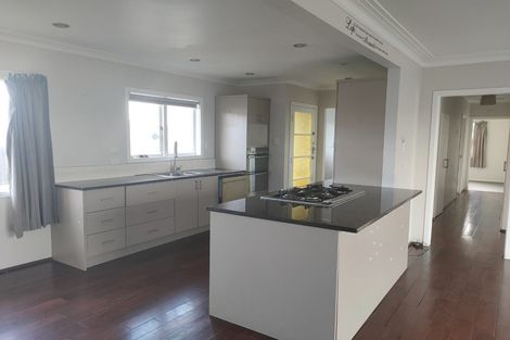 Photo of property in 25 Raglan Street, Mangere East, Auckland, 2024