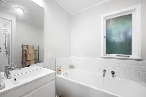 Photo of property in 31 Northolt Road, Fairview Downs, Hamilton, 3214