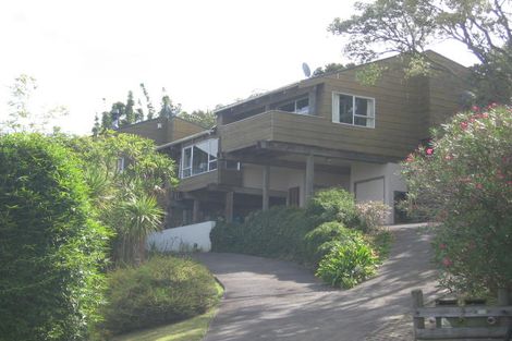 Photo of property in 2/13 Girrahween Drive, Totara Vale, Auckland, 0629