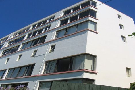 Photo of property in 8/2 Oriental Terrace, Mount Victoria, Wellington, 6011