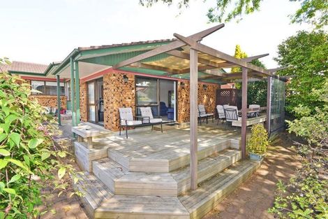 Photo of property in 14 Wairata Place, Te Atatu South, Auckland, 0610