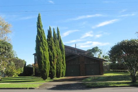 Photo of property in 21 Bradbury Road, Botany Downs, Auckland, 2010