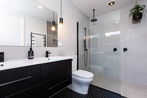 Photo of property in 25 Kotare Drive, Waiwhakaiho, New Plymouth, 4312