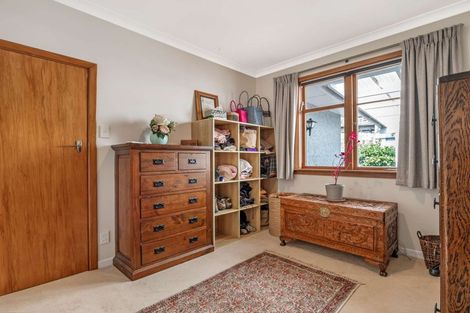 Photo of property in 1 Durie Vale Road, Durie Hill, Whanganui, 4500