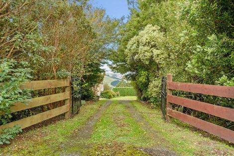 Photo of property in 296 Blueskin Road, Mihiwaka, Port Chalmers, 9081