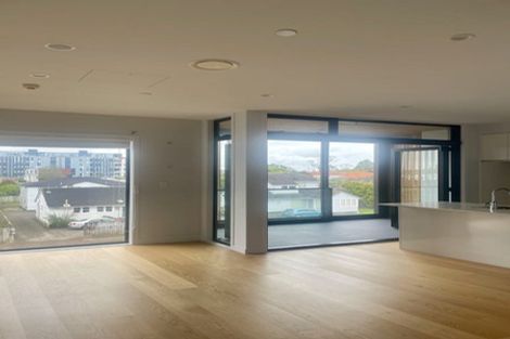 Photo of property in Frank Sargeson Apts, 201/74 Anzac Street, Takapuna, Auckland, 0622