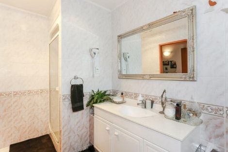 Photo of property in 20 Cherry Crescent, Pukekohe, 2120