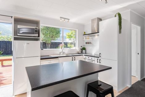 Photo of property in 3a Arthur Grove, Waikanae, 5036