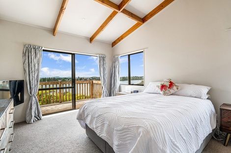 Photo of property in 143 West Harbour Drive, West Harbour, Auckland, 0618