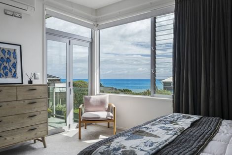 Photo of property in 2/5 Beach Street, Fitzroy, New Plymouth, 4312