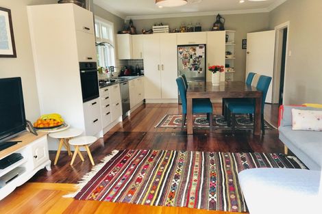 Photo of property in 16 Fernlea Avenue, Karori, Wellington, 6012