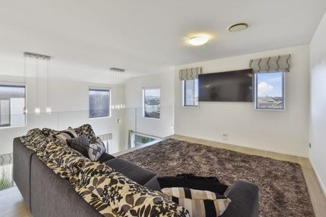 Photo of property in 43 Toscana Drive, Karaka, Papakura, 2113