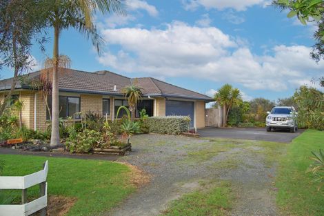 Photo of property in 91 Whaka Street, Maungaturoto, 0520