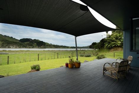 Photo of property in 139 Te Mahoe Road, Mokau, 4376