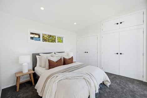 Photo of property in 42a Old Lake Road, Narrow Neck, Auckland, 0624