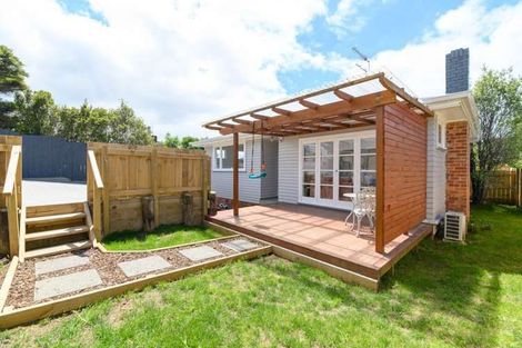 Photo of property in 130 Atkinson Road, Titirangi, Auckland, 0604