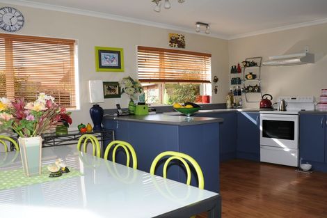 Photo of property in Holdsworth Villas, 2/2 William Donald Drive, Solway, Masterton, 5810