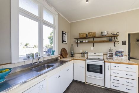 Photo of property in 3 Argyle Avenue, Takaro, Palmerston North, 4410