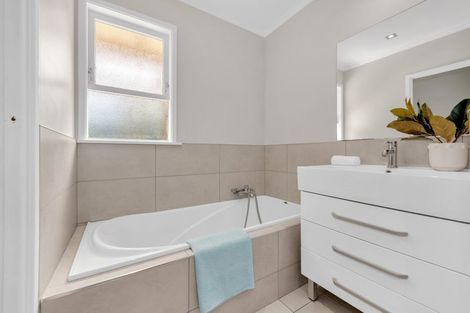 Photo of property in 36 Compton Street, Hillcrest, Auckland, 0627