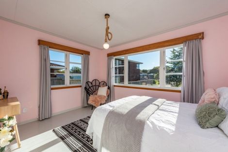 Photo of property in 72 Ocean Road, Paraparaumu Beach, Paraparaumu, 5032