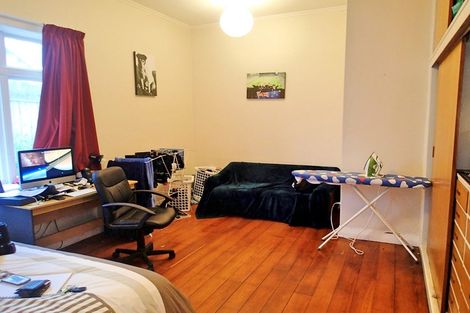 Photo of property in 1/17 Clifton Terrace, Kelburn, Wellington, 6012