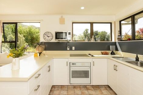 Photo of property in 243a Waikawa Road, Waikawa, Picton, 7220