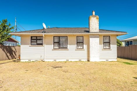 Photo of property in 6 Omori Place, Castlecliff, Whanganui, 4501