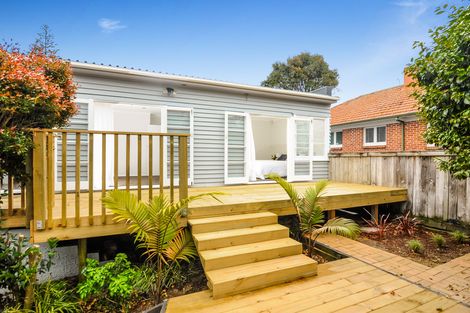 Photo of property in 1/30 Akehurst Avenue, New Lynn, Auckland, 0600