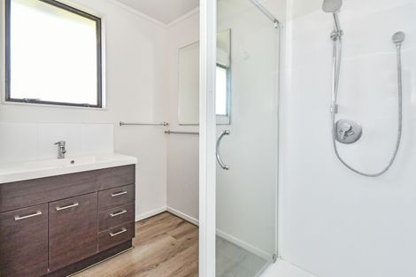 Photo of property in 2 Inca Place, Red Hill, Papakura, 2110