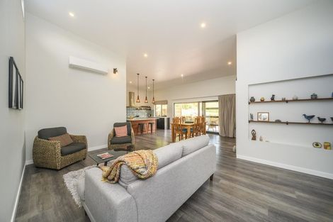 Photo of property in 107 Cashmere Drive, Fitzherbert, Palmerston North, 4410