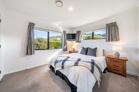 Photo of property in 76 Kirton Drive, Riverstone Terraces, Upper Hutt, 5018