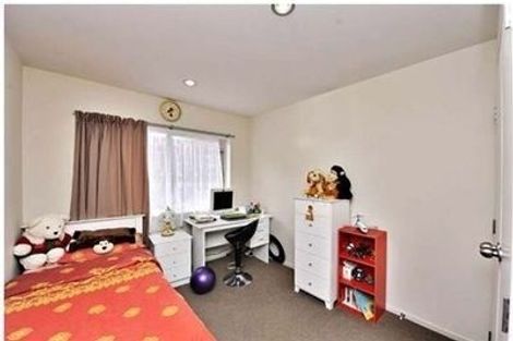 Photo of property in 79a Awaroa Road, Sunnyvale, Auckland, 0612