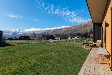 Photo of property in 11 Lakefield Close, Kingston, Athol, 9793