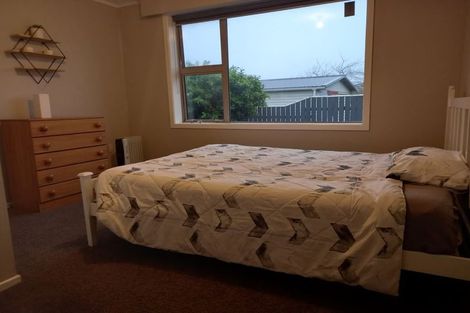 Photo of property in 82 Queens Road, Glen Avon, New Plymouth, 4312