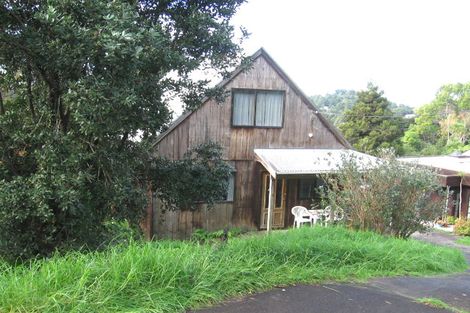 Photo of property in 21 Warner Park Avenue, Laingholm, Auckland, 0604