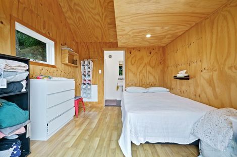 Photo of property in 143 Seatoun Heights Road, Miramar, Wellington, 6022