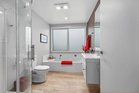 Photo of property in 90 Saint Pauls Drive, Brookfield, Tauranga, 3110