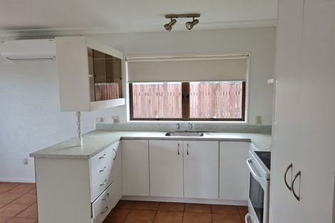 Photo of property in 2a Roys Road, Weymouth, Auckland, 2103