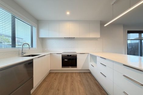 Photo of property in 30 Oakum Road, Whitby, Porirua, 5024