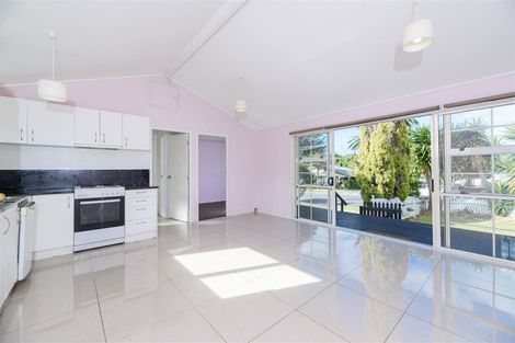 Photo of property in 2 Walters Road, Mount Wellington, Auckland, 1062