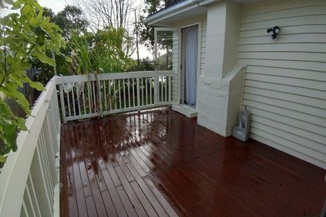 Photo of property in 1/22 Knights Road, Rothesay Bay, Auckland, 0630