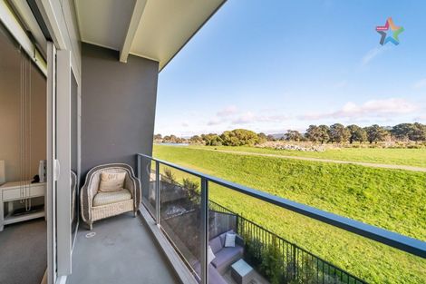 Photo of property in 4 Harena Way, Moera, Lower Hutt, 5010