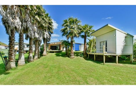 Photo of property in 7 Maraetai Place, Port Waikato, Tuakau, 2695