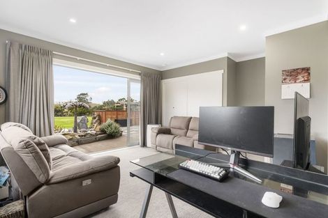 Photo of property in 104 Foster Road, Kumeu, 0891